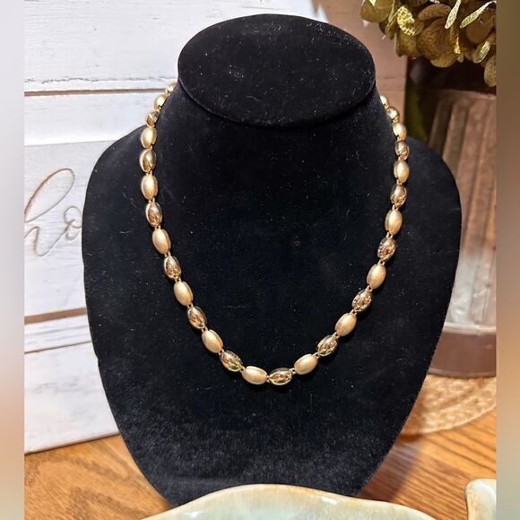 Vintage Gold Tone Necklace 18” - Picture 1 of 4